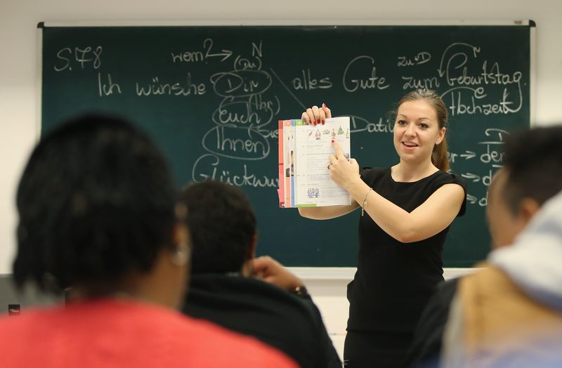 Die Lehrerin und Achselrasur