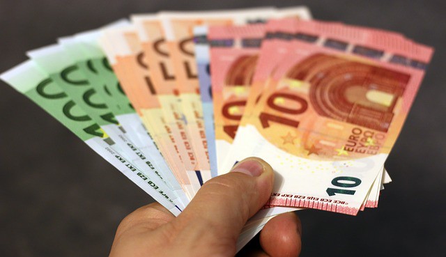 Kostet Sprit bald mehr als 2 Euro?