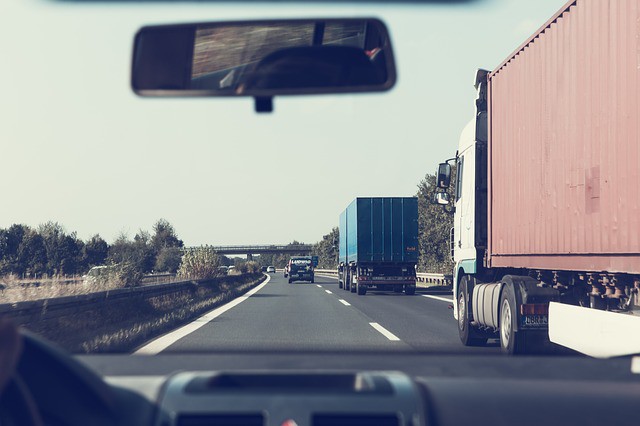 Neues Gesetz: Bald dürfen E-Autos schneller über die Autobahn fahren