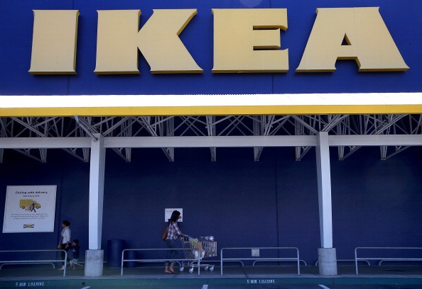 Ikea zeigt expliziten Film auf TV-Bildschirm