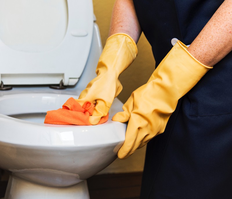 Neue Studie behauptet: Putzen sei für Männer gefährlich