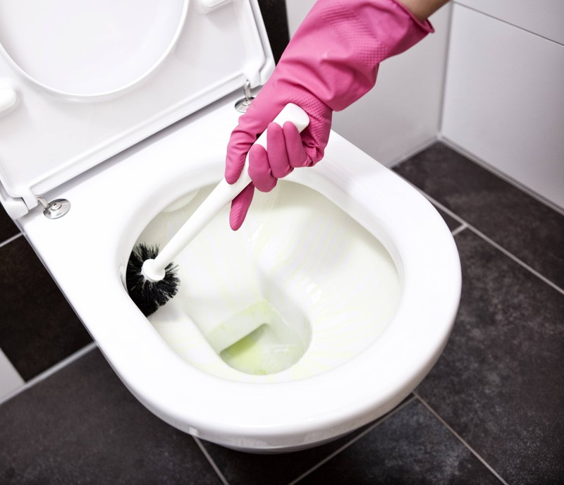 Hygiene kann sich in beiden Extremen auf einen potenziellen Juckreiz auswirken.
