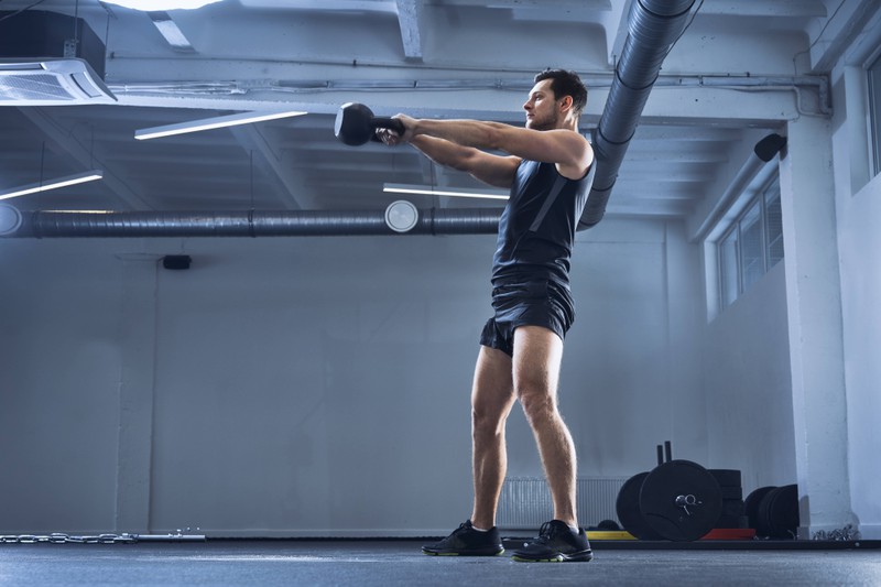 Kettlebells können sehr gefährlich sein im Fitnessstudio
