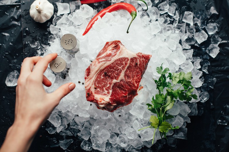 Der Körper verändert sich, wenn man auf Fleisch verzichtet oder vegetarisch lebt.