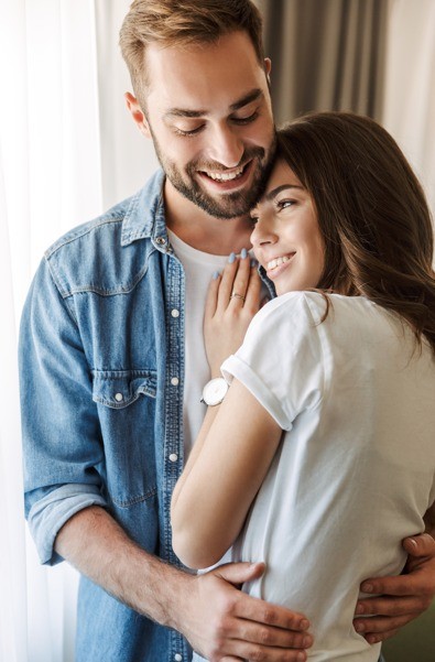 Wenn Frauen sich Männern gegenüber emotional öffnen, ist das ein Signal dafür, dass sie Interesse an ihm haben.