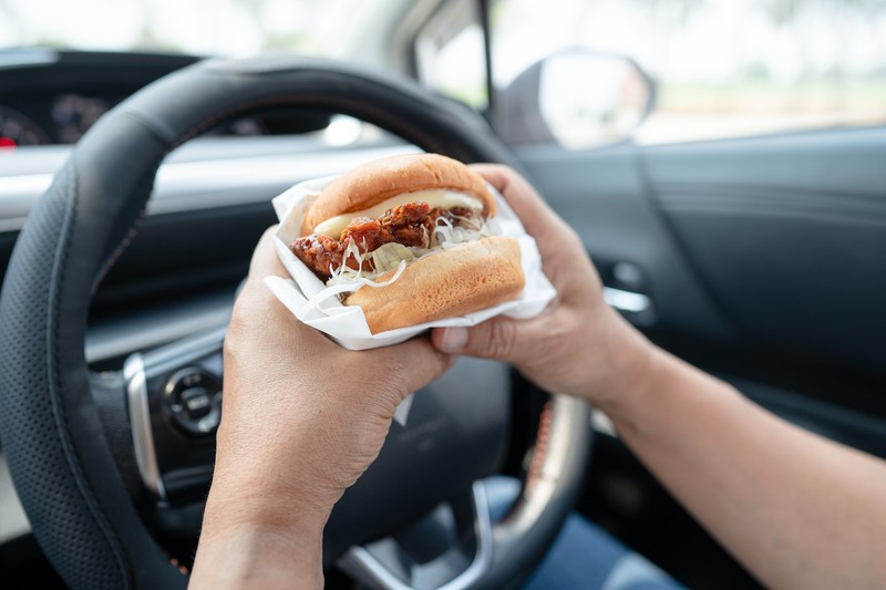 Du solltest dich in der Beziehung nicht gehen lassen.