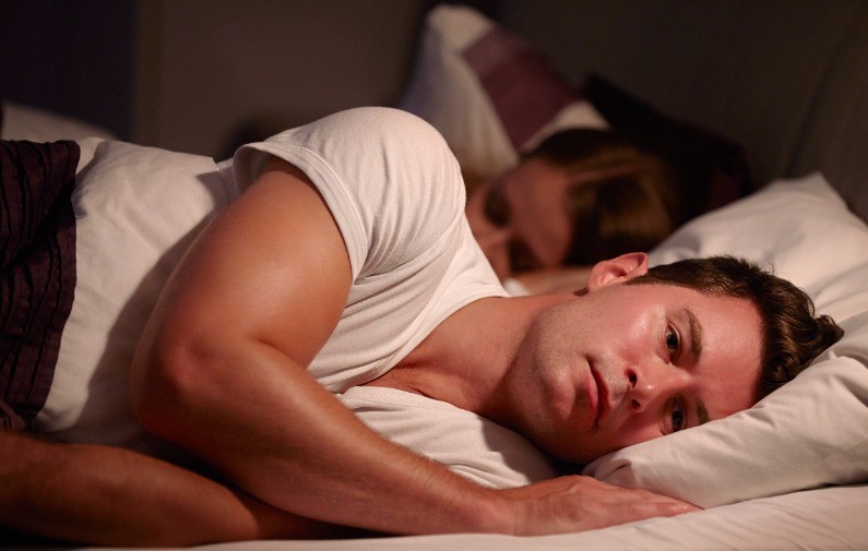 Erektionsprobleme können ein weiteres Alarmsignal für einen Testosteronmangel sein.