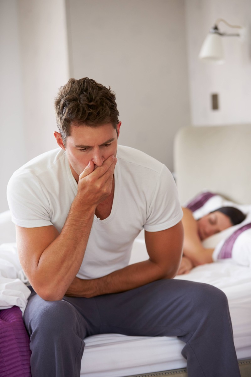 Immer mehr Bauchfett könnte ein Symptom für Testosteronmangel sein.