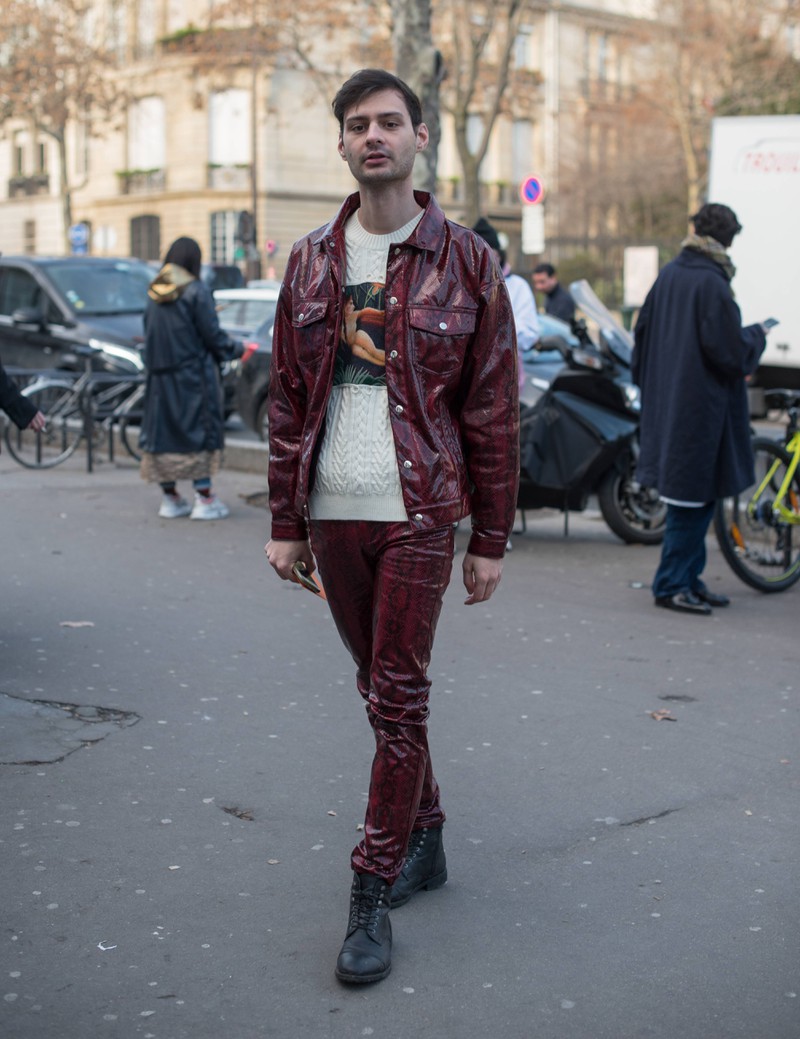 Der Leder-Look kann auch in monochromen Farben gut funktionieren