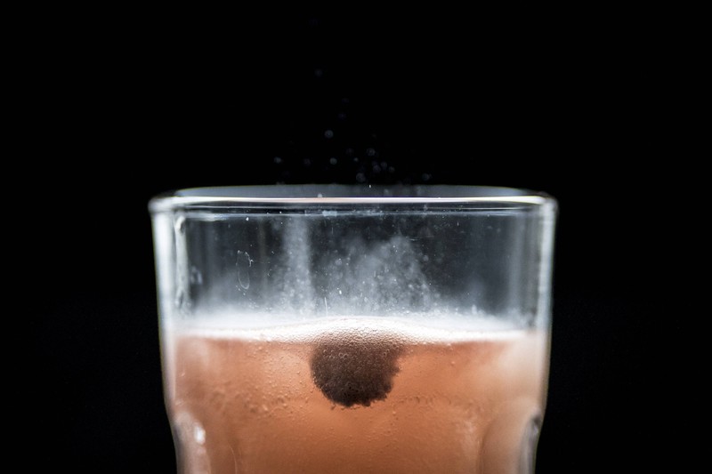 Eine Eisentablette kann Eisenmangel beheben