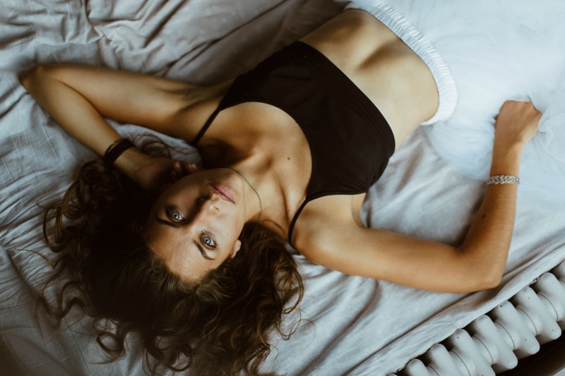Frauen sind ganz normale Menschen und tun im Bett auch manchmal Dinge, die nicht so appetitlich sind.