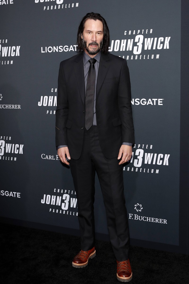 Keanu Reeves beweist, dass ein All-Black-Outfit immer eine gute Wahl ist
