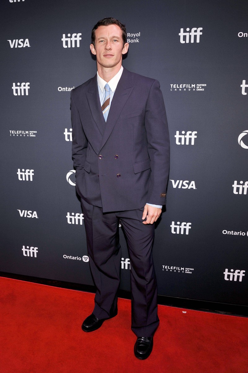 Callum Turner überholt Aaron Taylor-Johnson als „James Bond“-Favoriten.