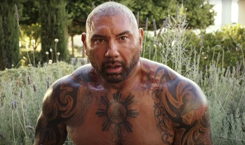 Dave Bautista in dem Film „Glass Onion“.