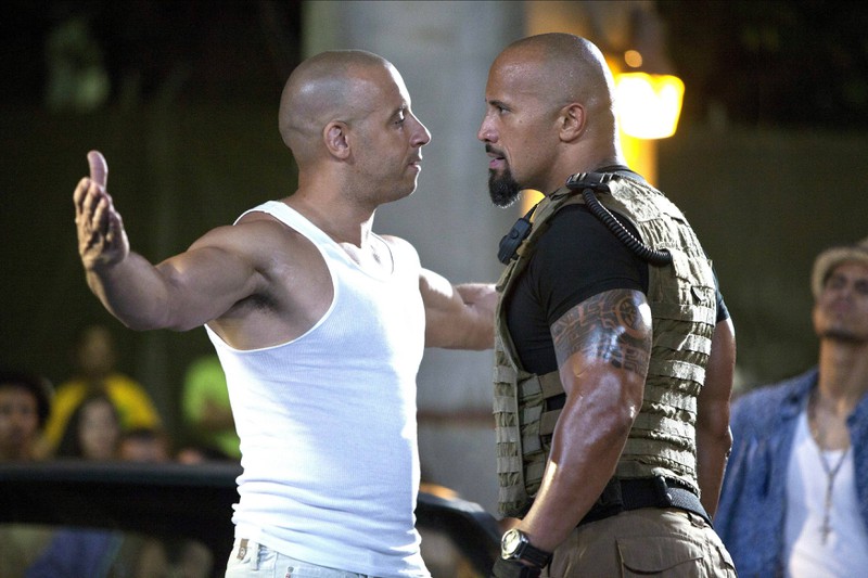 Vin Diesel ist in Wirklichkeit um einiges kleiner als Dwayne Johnson.