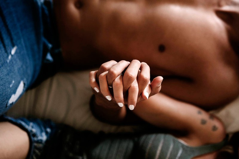 Durch erotische Filme können Männer einen enormen Druck verspüren, im Bett abzuliefern.