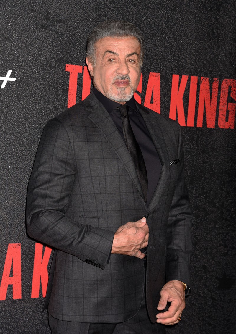 Sylvester Stallone stand bei der Premiere von „Tulsa King“ auf dem roten Teppich.