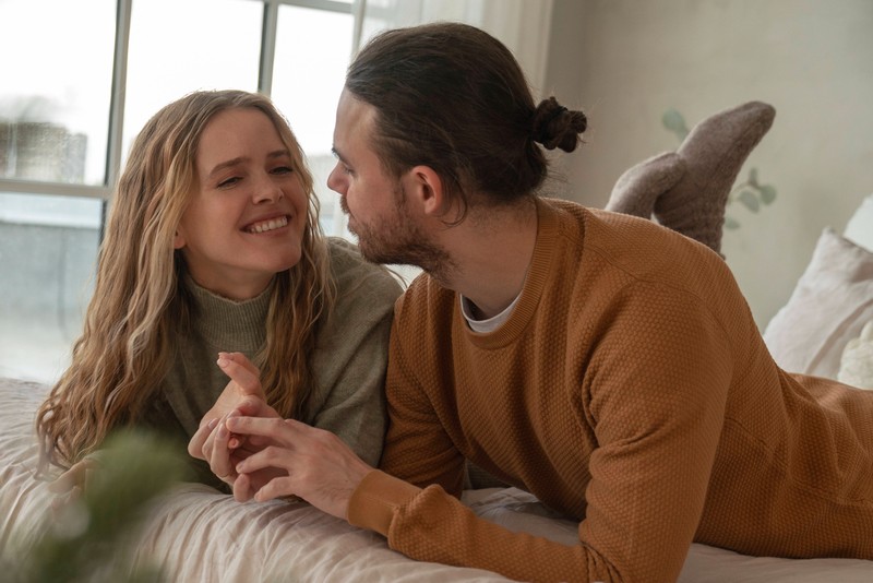 Frauen wünschen sich im Bett eine gute Kommunikation