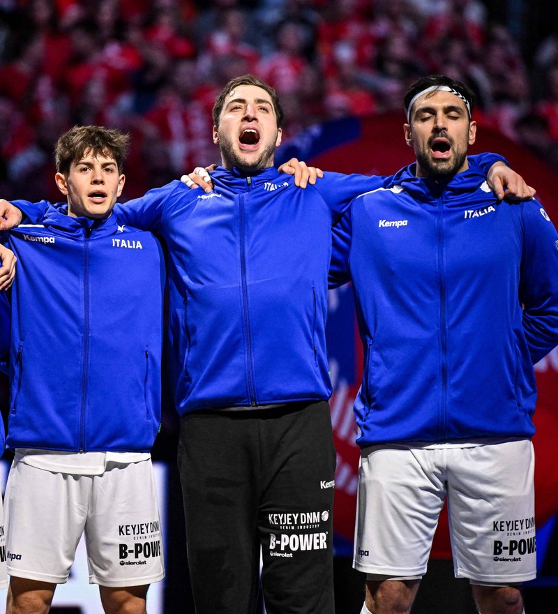 Domenico Ebner spielt eigentlich in der Nationalmannschaft von Italien, doch er sang auch die deutsche Hymne mit.