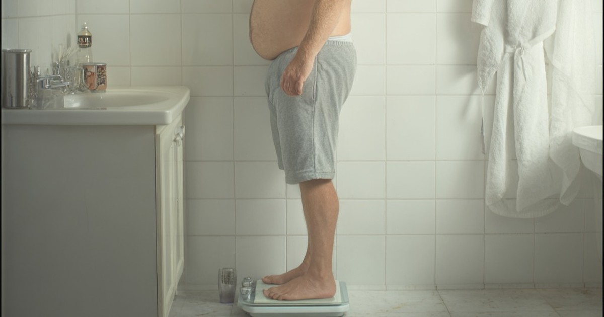 Weg mit dem Bierbauch: Wie nehme ich am Bauch ohne Sport ab?