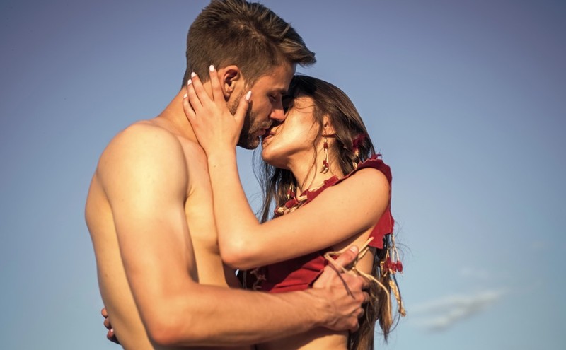 Im Sommer kann man auch außerhalb der eigenen vier Wände Liebe machen.